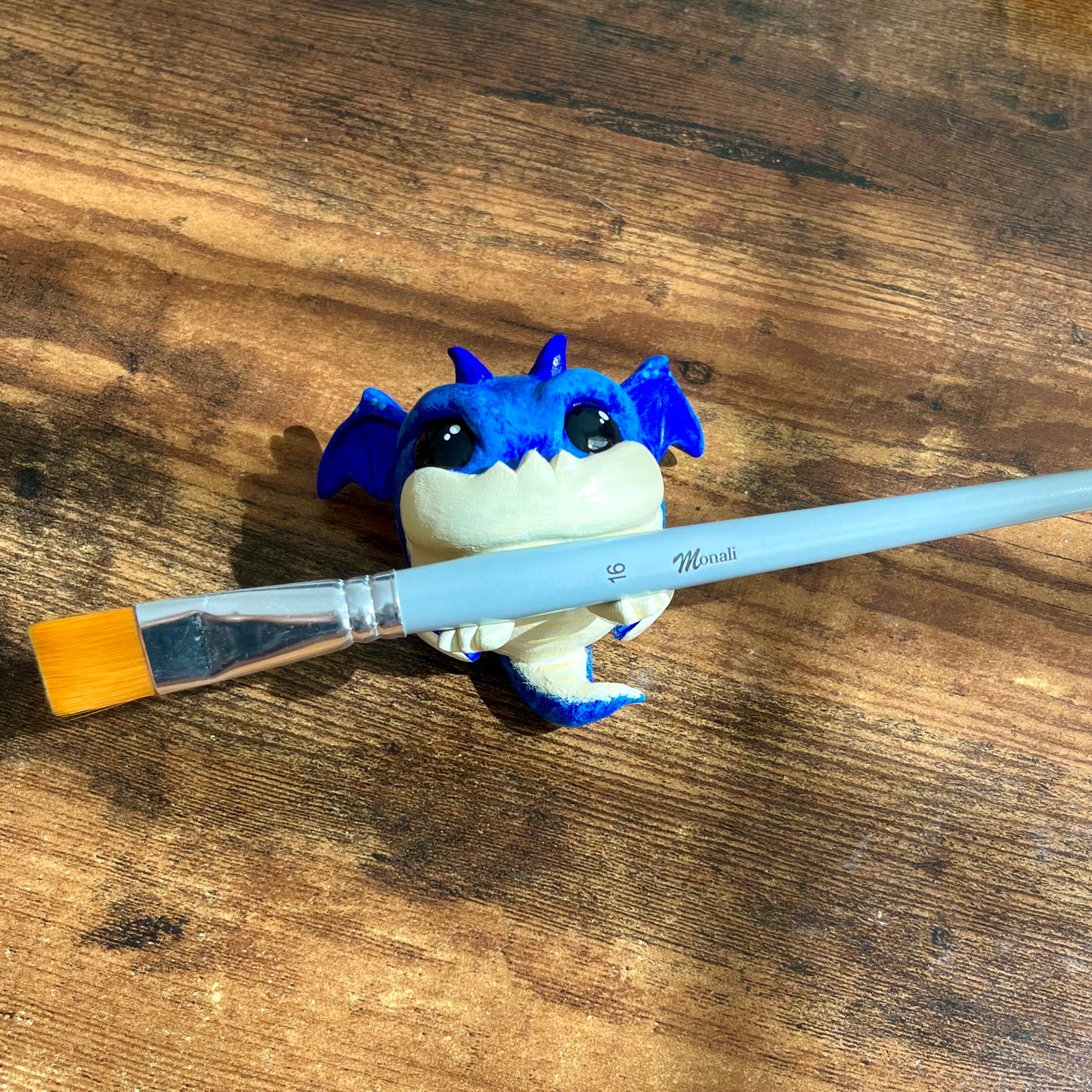 Figurine porte pinceau