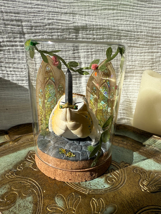 Prêtresse sous verre