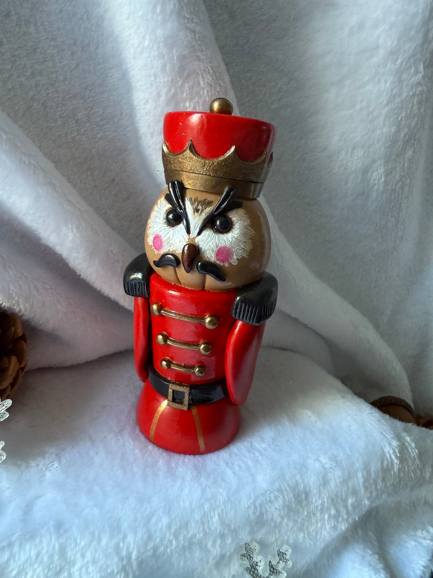 Casse-noisette hibou et chouette